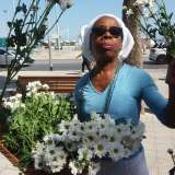 ...con il lancio di fiori nell�Adriatico